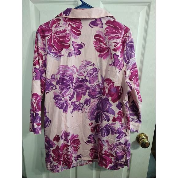 Basic Editions Woman 1X Shirt V Neck Pink Purple Button Floral 3/4 Sleeve - Picture 9 of 9